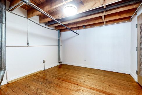 upper level room 1