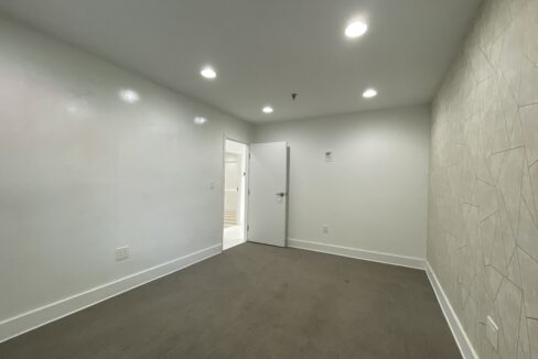 Antone 7 office