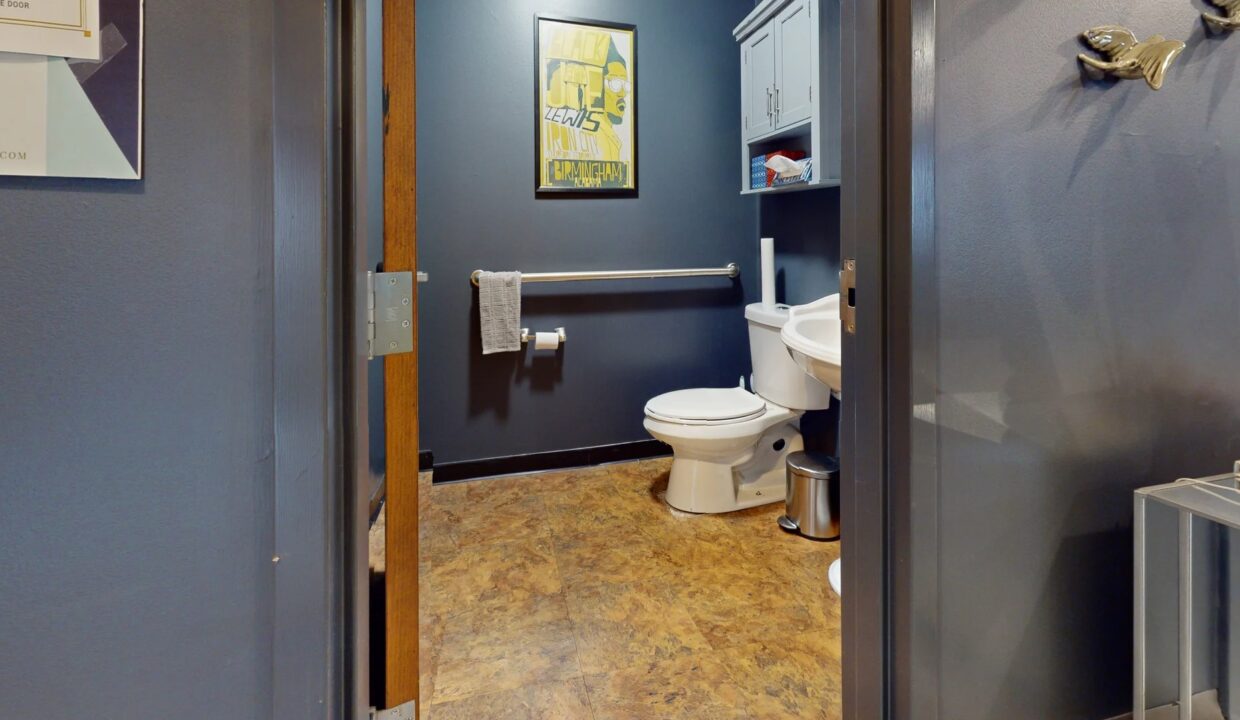 Antone Unit 1 bathroom