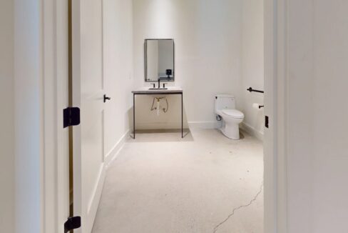 Unit 13_bathroom