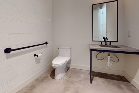 Unit 2_bathroom