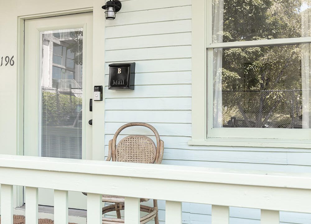 32 frontporch-WEB